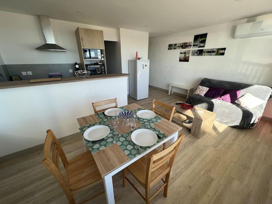 Le Carrousel - Apt Vue Mer - Plage A 10 M - Clim - Wifi Canet-en-Roussillon Exteriér fotografie
